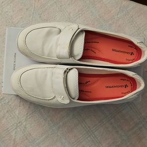 Grasshoppers Women's Canvas Slip-ons w/velcro, white, size 9N